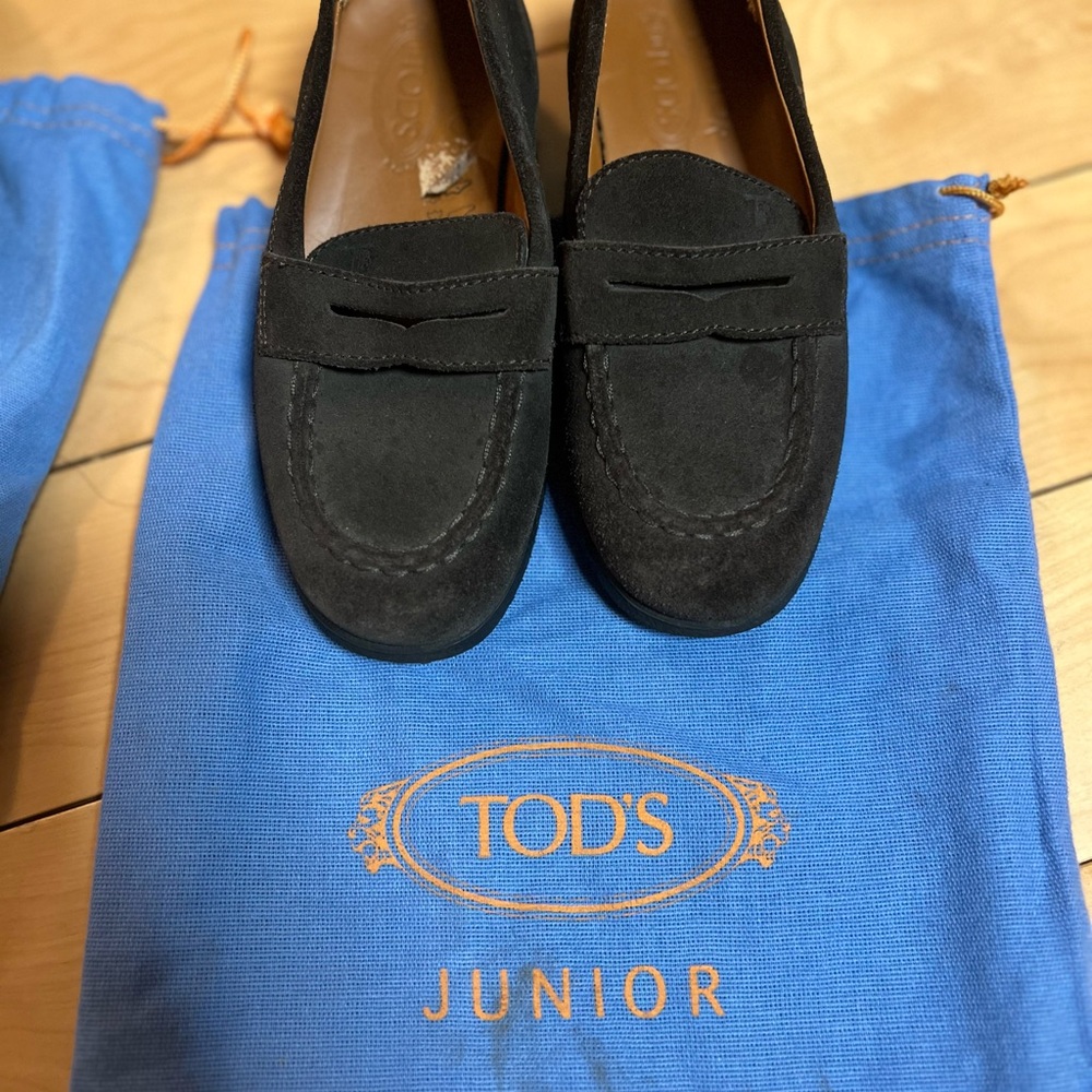 Tod's Brown Moccasin Shoes Classic Design